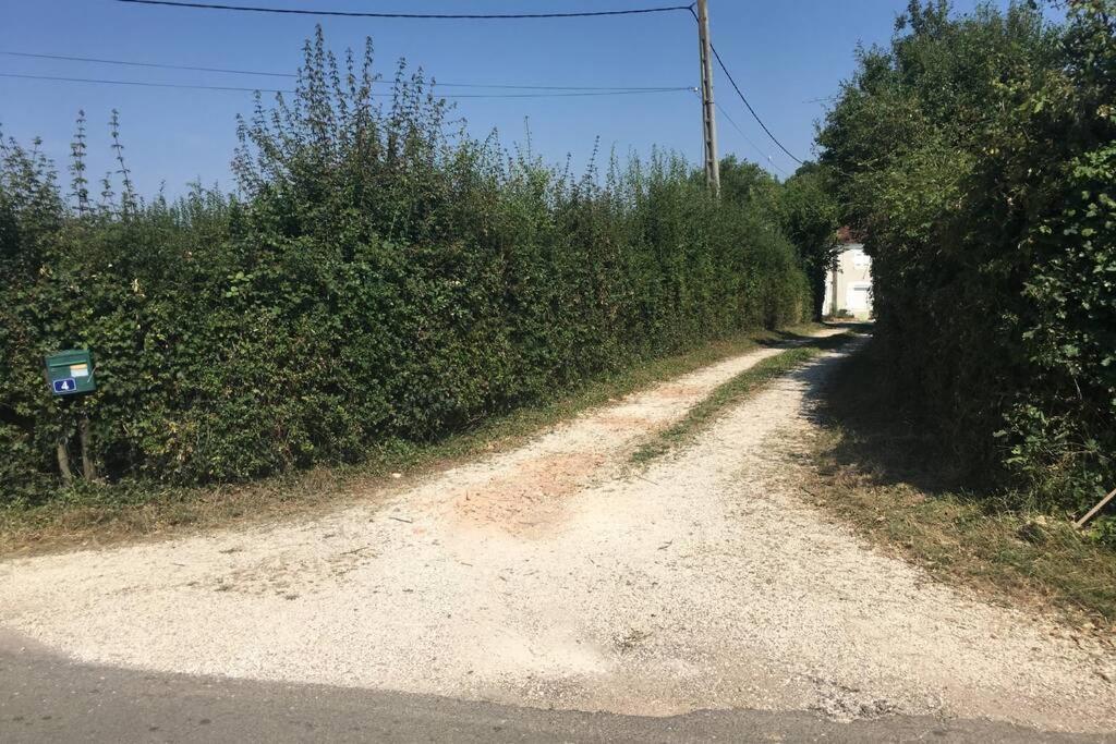 Logement Independant Le Poulailler Proche Guedelon 特雷尼 外观 照片